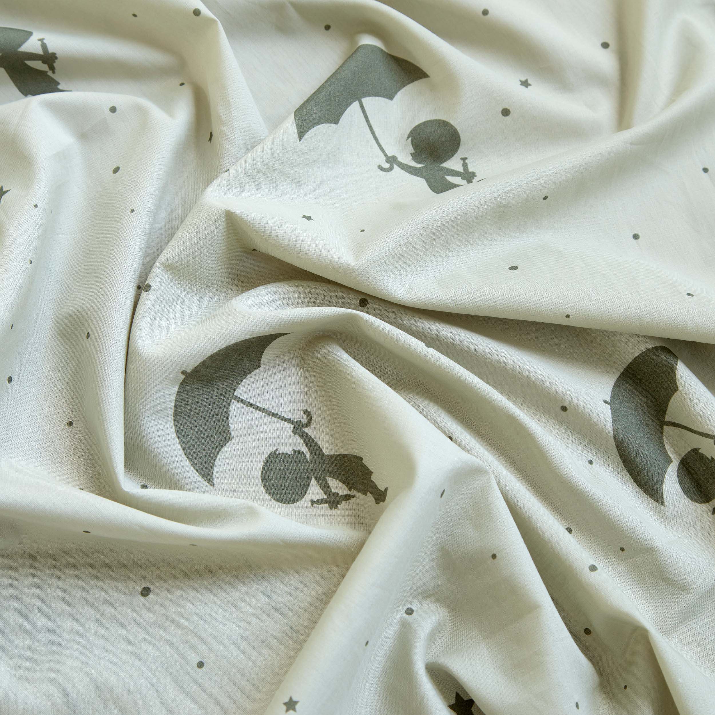 Hoppekids ECO Comfort Halbhochbett mit grünen Ole Lukoie Bettvorhängen
