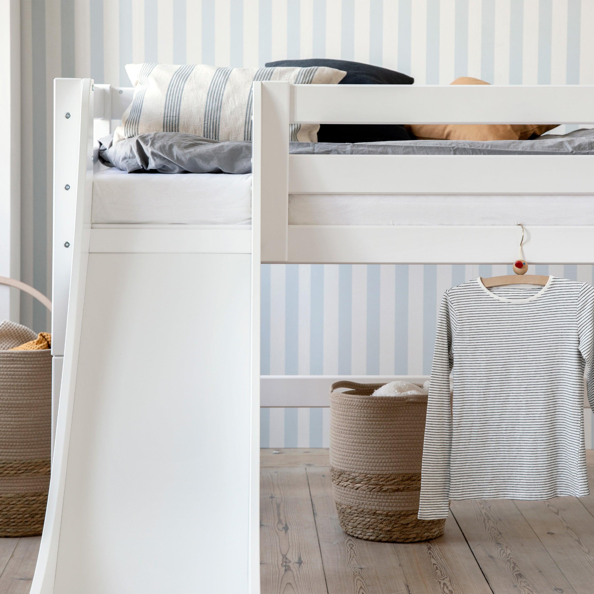 Hoppekids ECO Luxury Loftsäng med Rutschkana