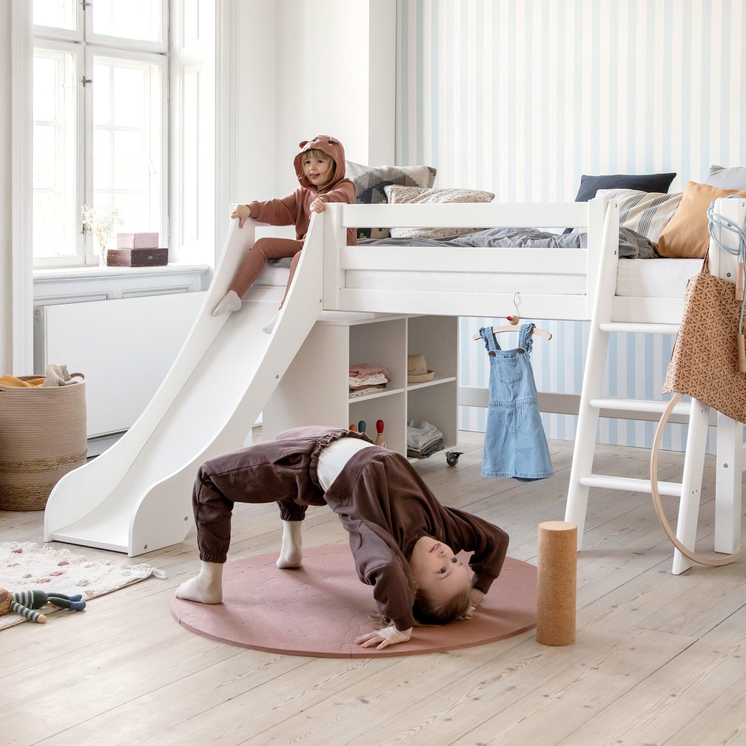 Hoppekids ECO Luxury Loftsäng med Rutschkana
