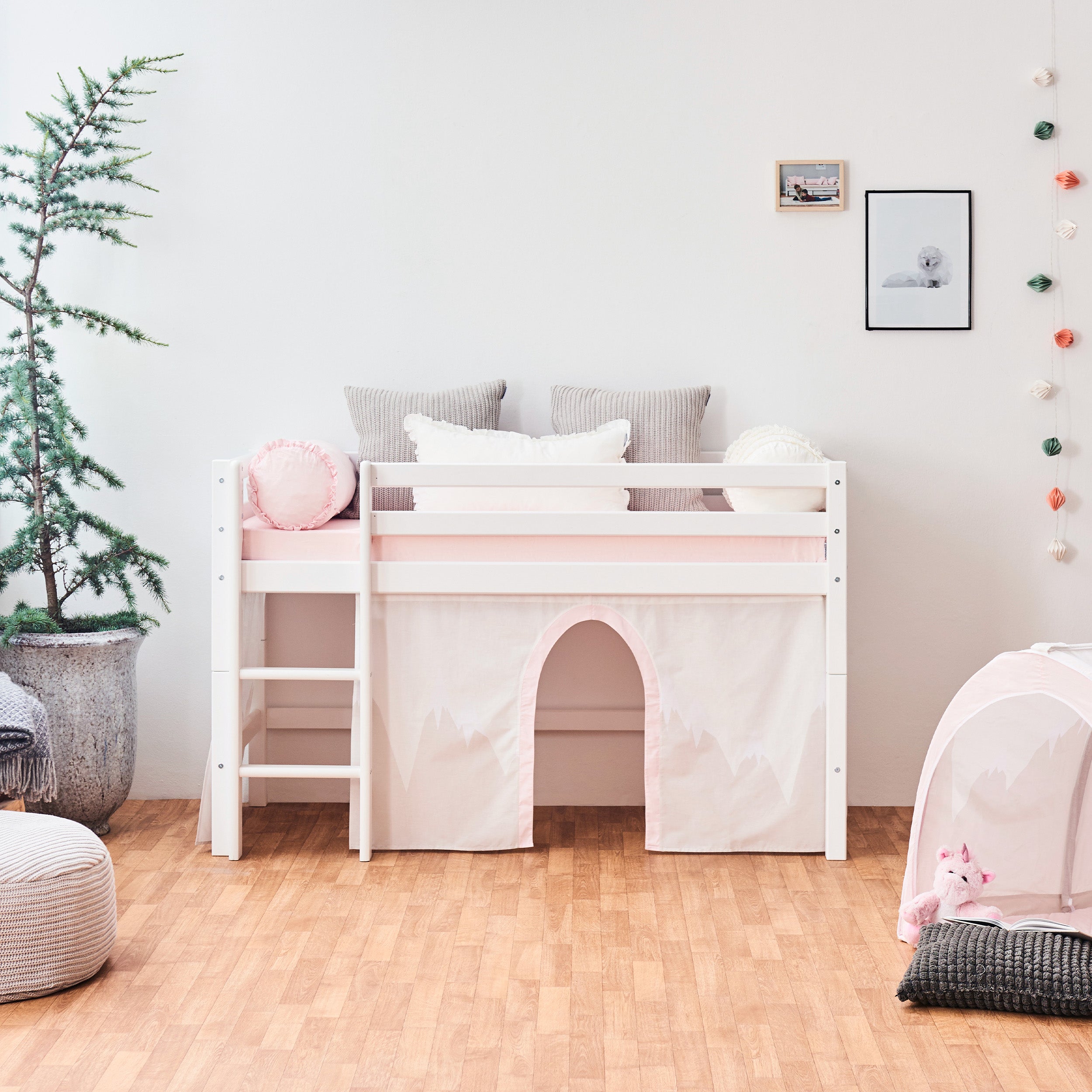 ECO Dream Halbhochbett mit Winter Wonderland Vorhang