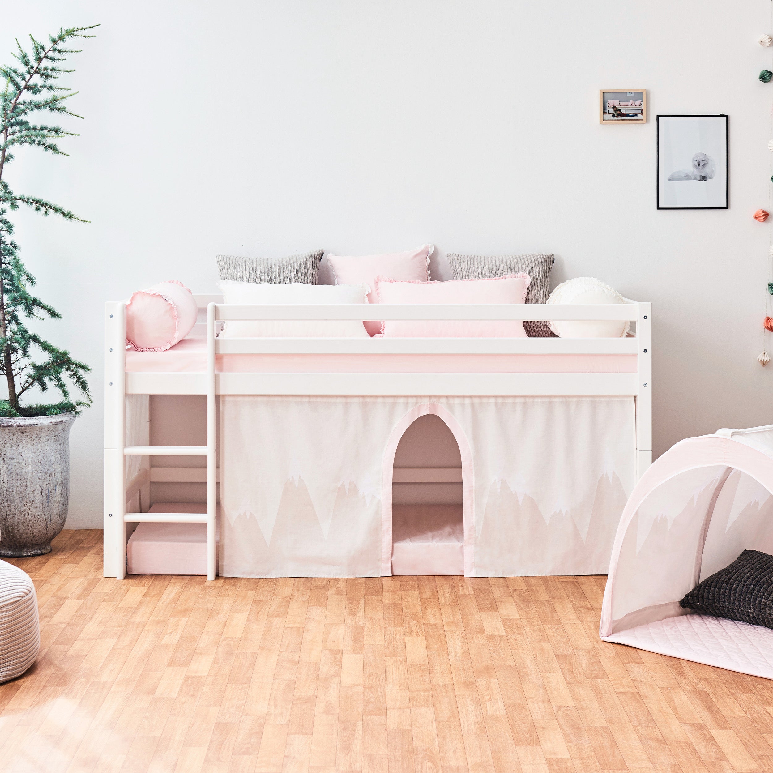 ECO Dream Halbhochbett mit Winter Wonderland Vorhang