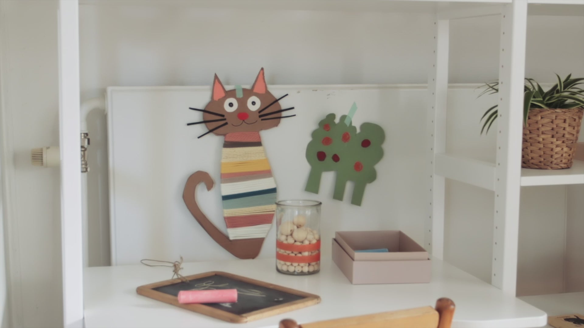 Hoppekids STOREY shelf with 3 sections, 12 shelves, and writing board at 80 cm, White - video