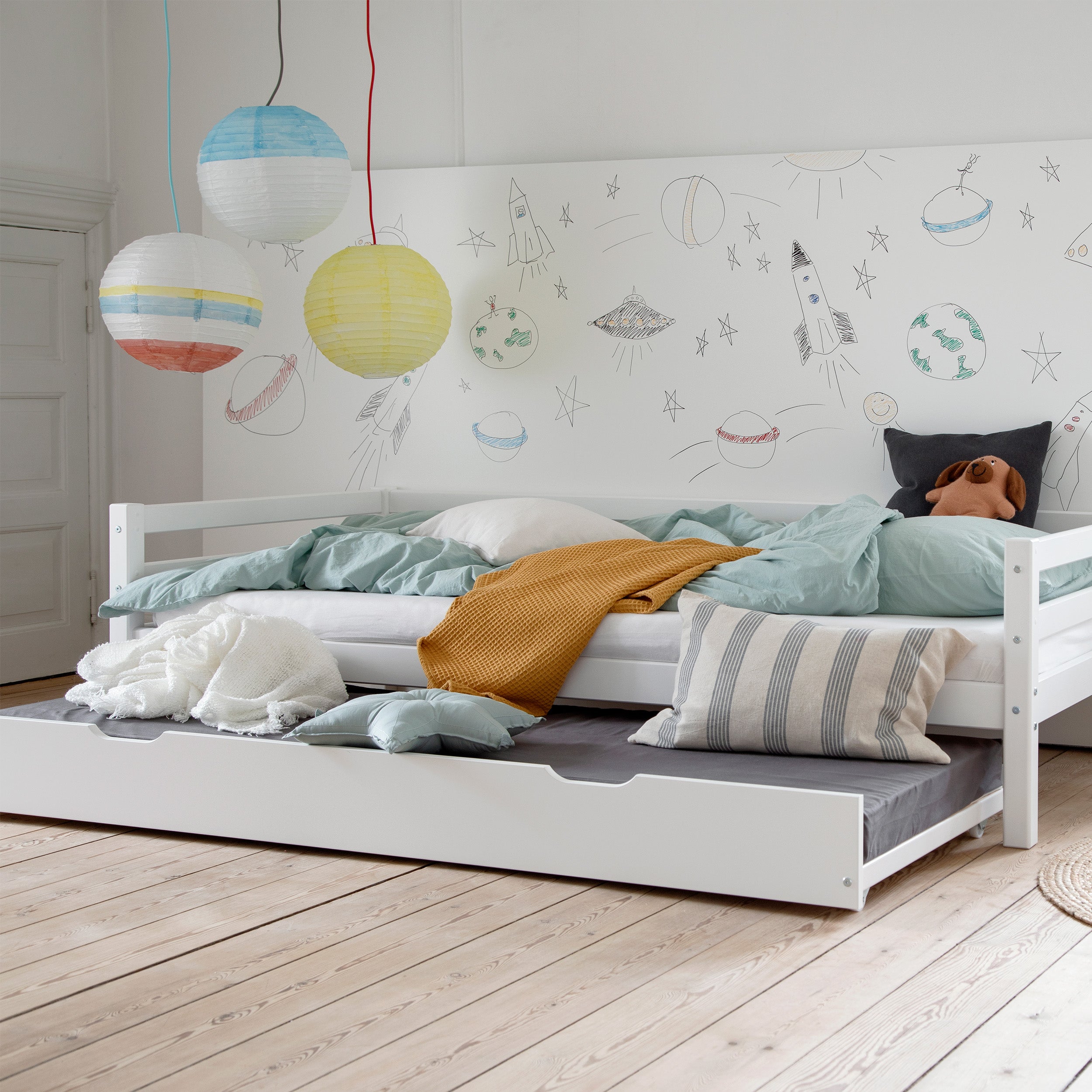 Bed package: ECO Dream Toddler Bed with Pull-out Bed