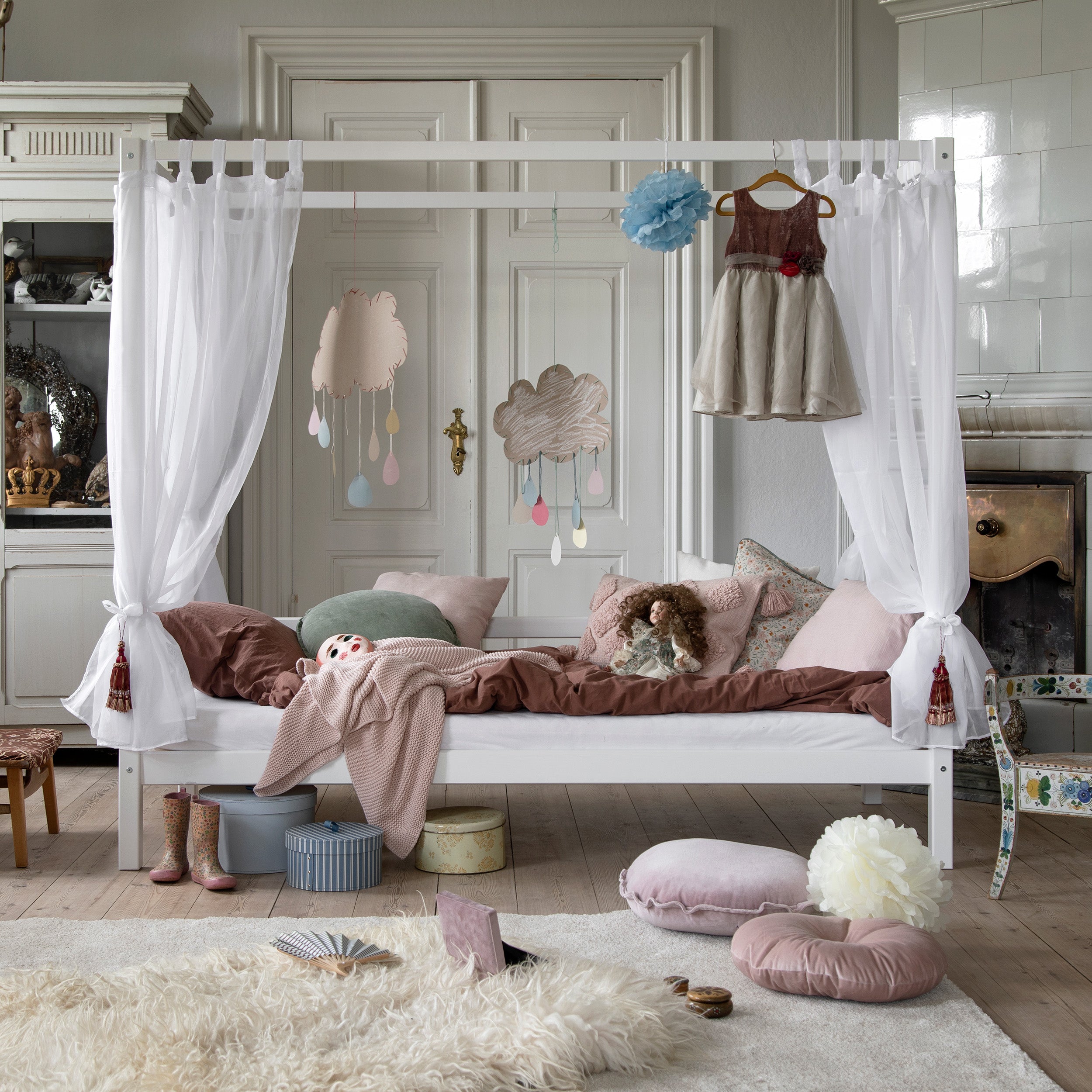 Girls 4 clearance poster bed