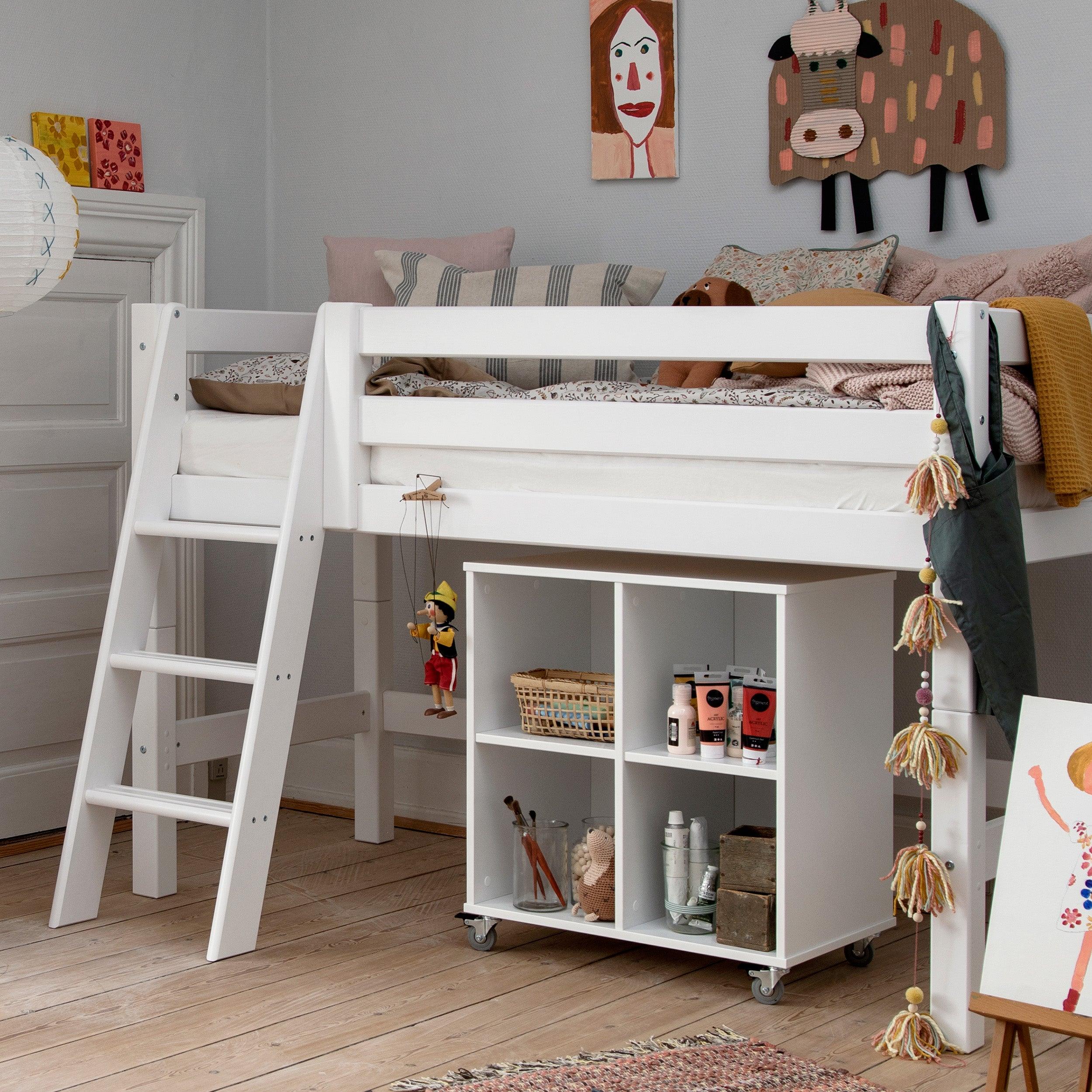 Ensemble de lit : Lit Mi Hauteur 70x160 avec étagère et ensemble table et chaises pour enfants.