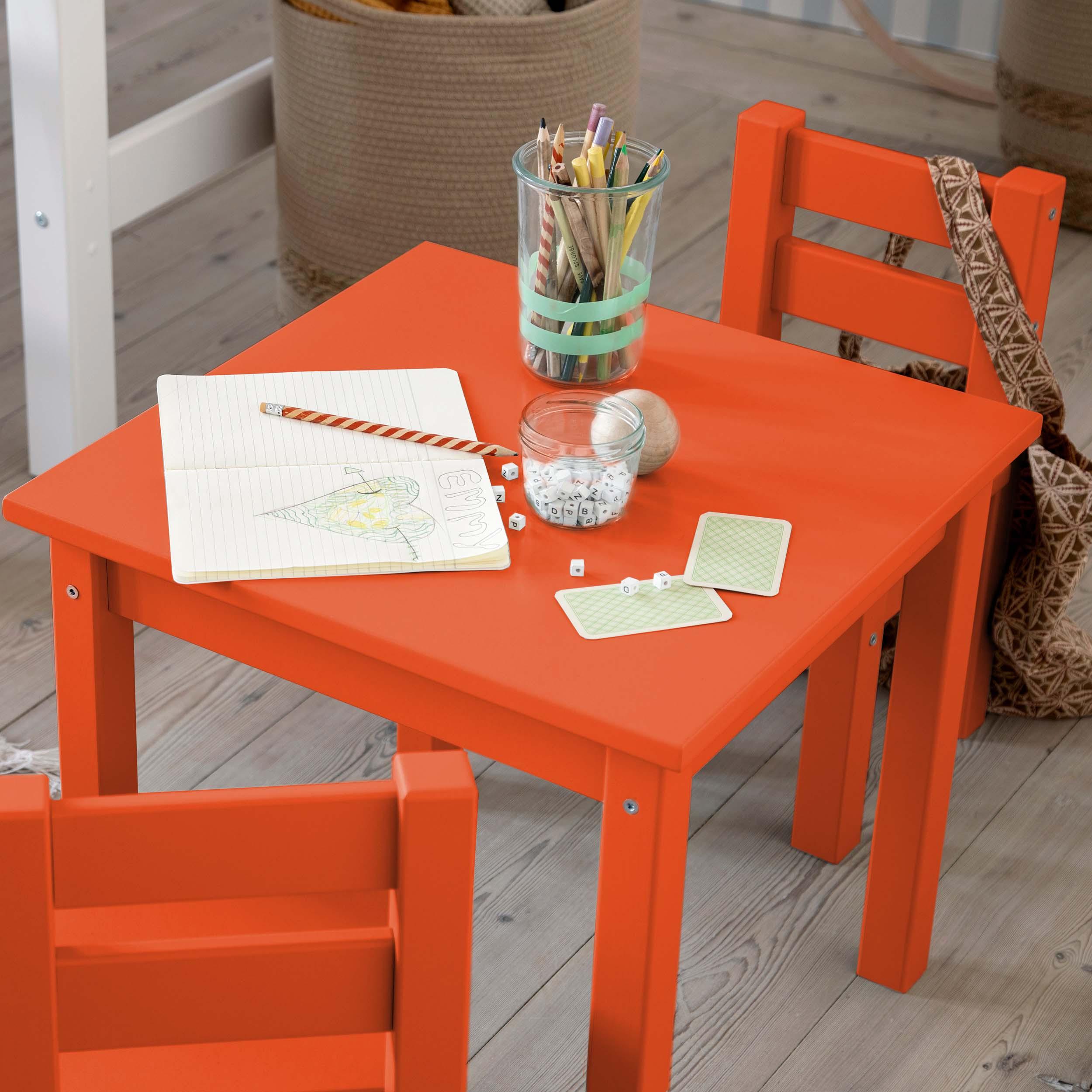 Outlet: MADS table and chairs set