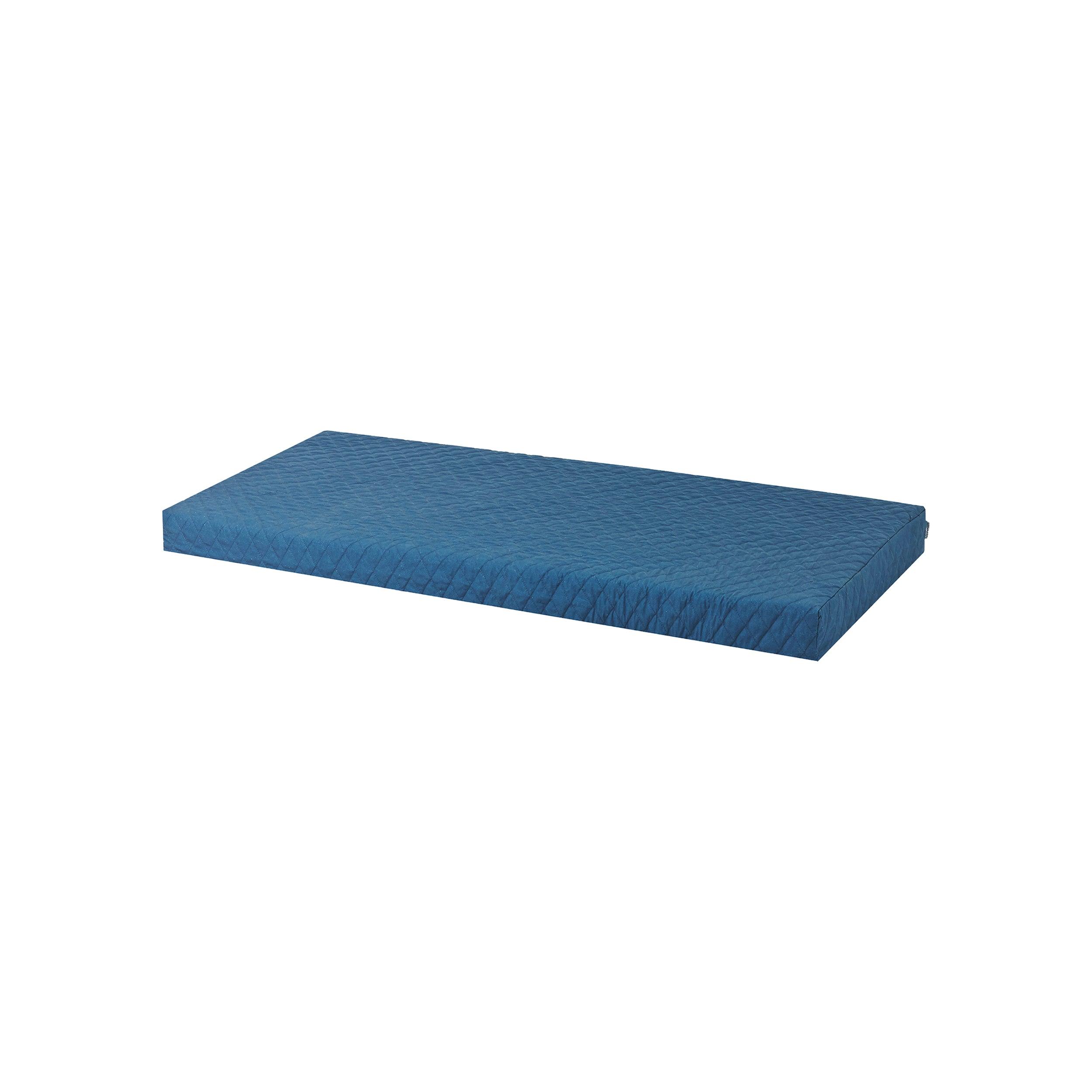 Hoppekids cold foam mattress including quilted cover